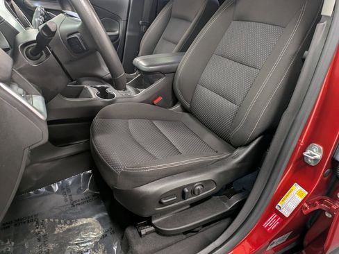 Used 2023 GMC Terrain SLE w/ Driver Convenience Package image 9