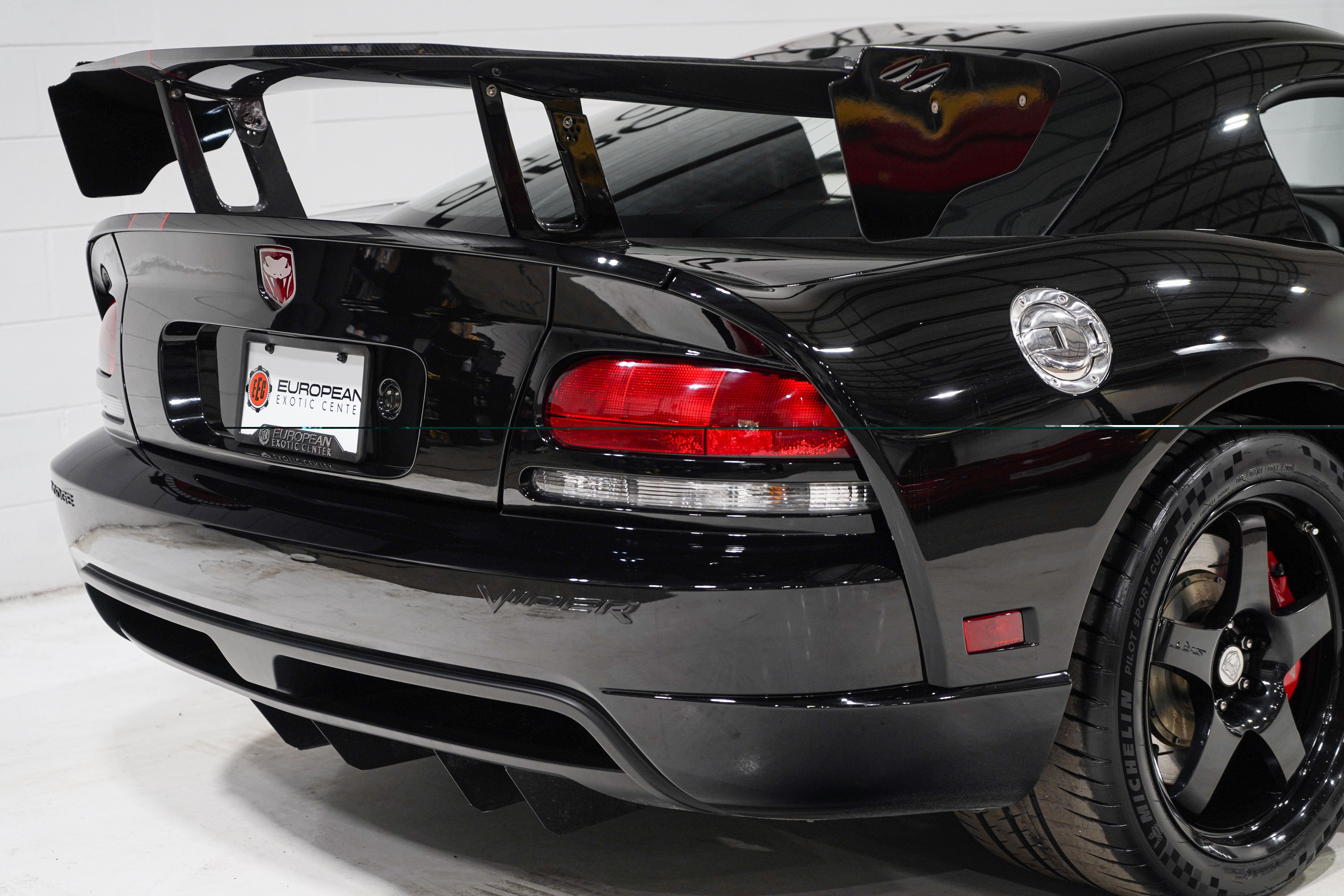 Used 2010 Dodge Viper ACR RWD image 23