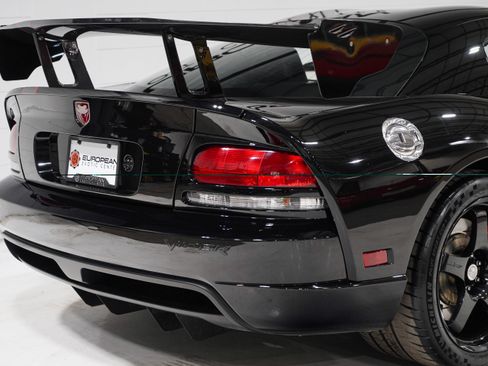 Used 2010 Dodge Viper ACR RWD image 23