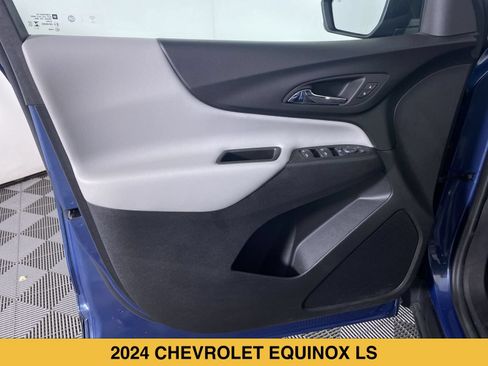 Certified 2024 Chevrolet Equinox LS w/ LS Convenience Package FWD image 11