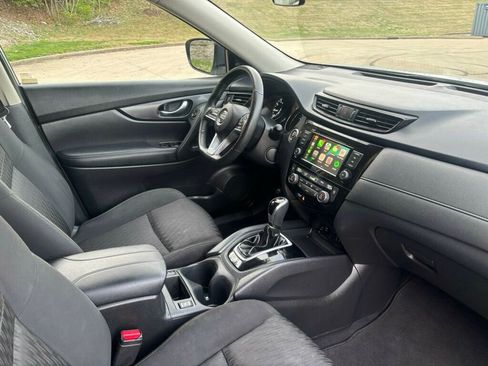 Used 2018 Nissan Rogue SV image 13