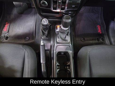 Used 2021 Jeep Gladiator Sport image 18