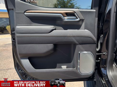 Used 2026 Chevrolet Silverado 1500 High Country w/ Midnight Edition AWD/4WD image 21