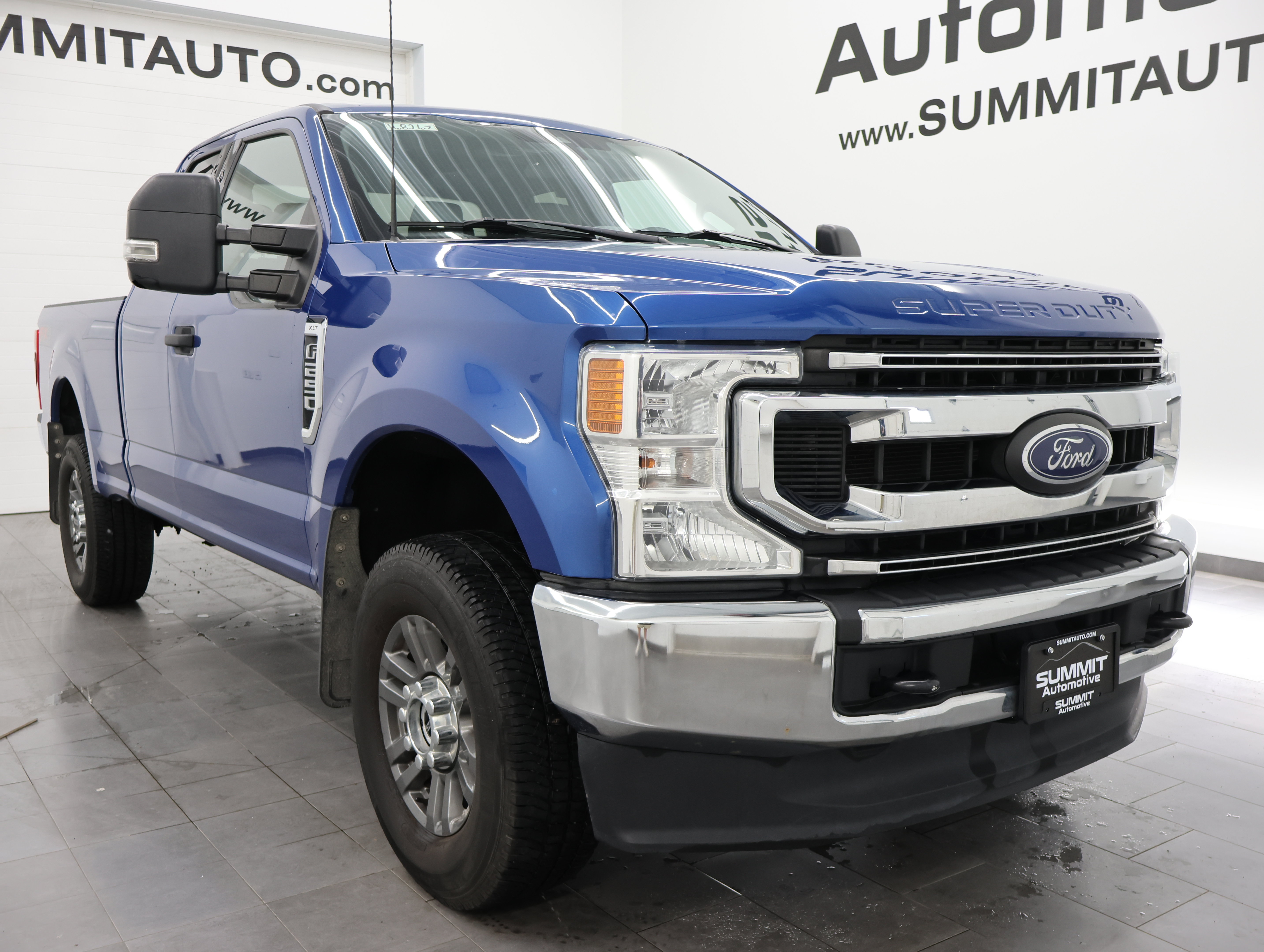 Used 2022 Ford F250 XLT w/ FX4 Off-Road Package AWD/4WD image 2
