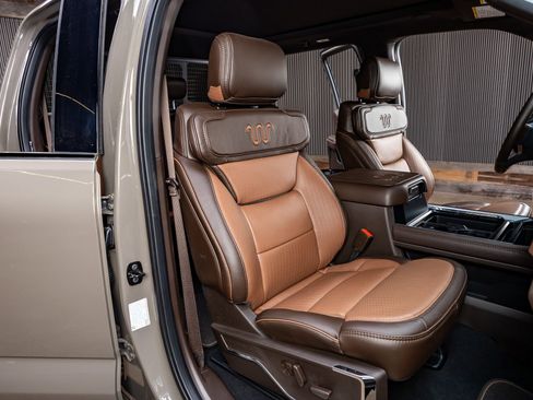 Used 2026 Ford F250 King Ranch w/ Chrome Package image 32