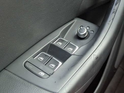 Used 2018 Audi Q3 2.0T Premium FWD image 24