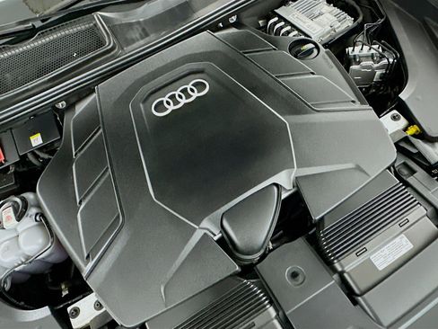 Used 2023 Audi Q8 Prestige w/ Prestige Package image 32