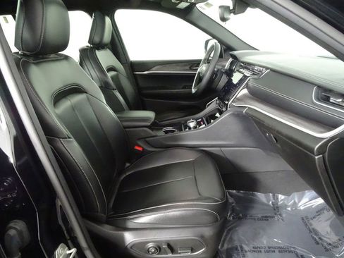 Used 2024 Jeep Grand Cherokee Limited 4xe image 17