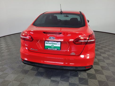 Used 2017 Ford Focus SE FWD image 7