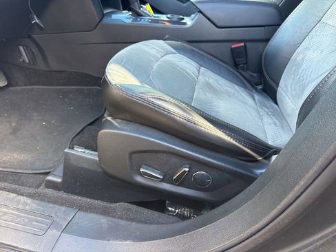 Used 2017 Ford Explorer XLT w/ Equipment Group 202A image 10