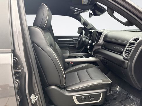 Used 2023 RAM 1500 Laramie AWD/4WD image 18