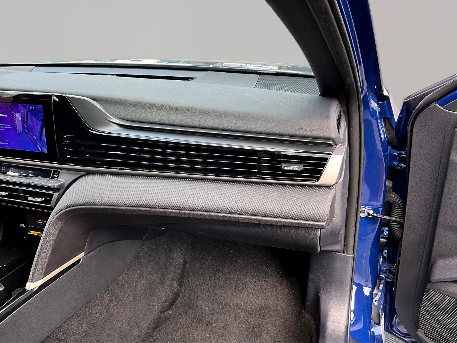 Used 2025 Toyota Camry SE FWD image 26