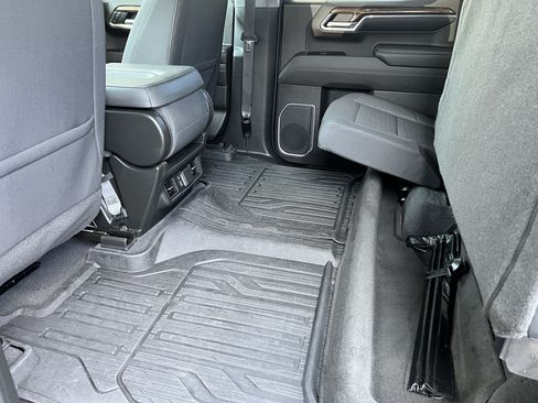 Used 2022 GMC Sierra 1500 Elevation w/ LPO, Elevation Black Package AWD/4WD image 17