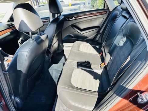 Used 2013 Volkswagen Passat TDI SEL Premium image 24