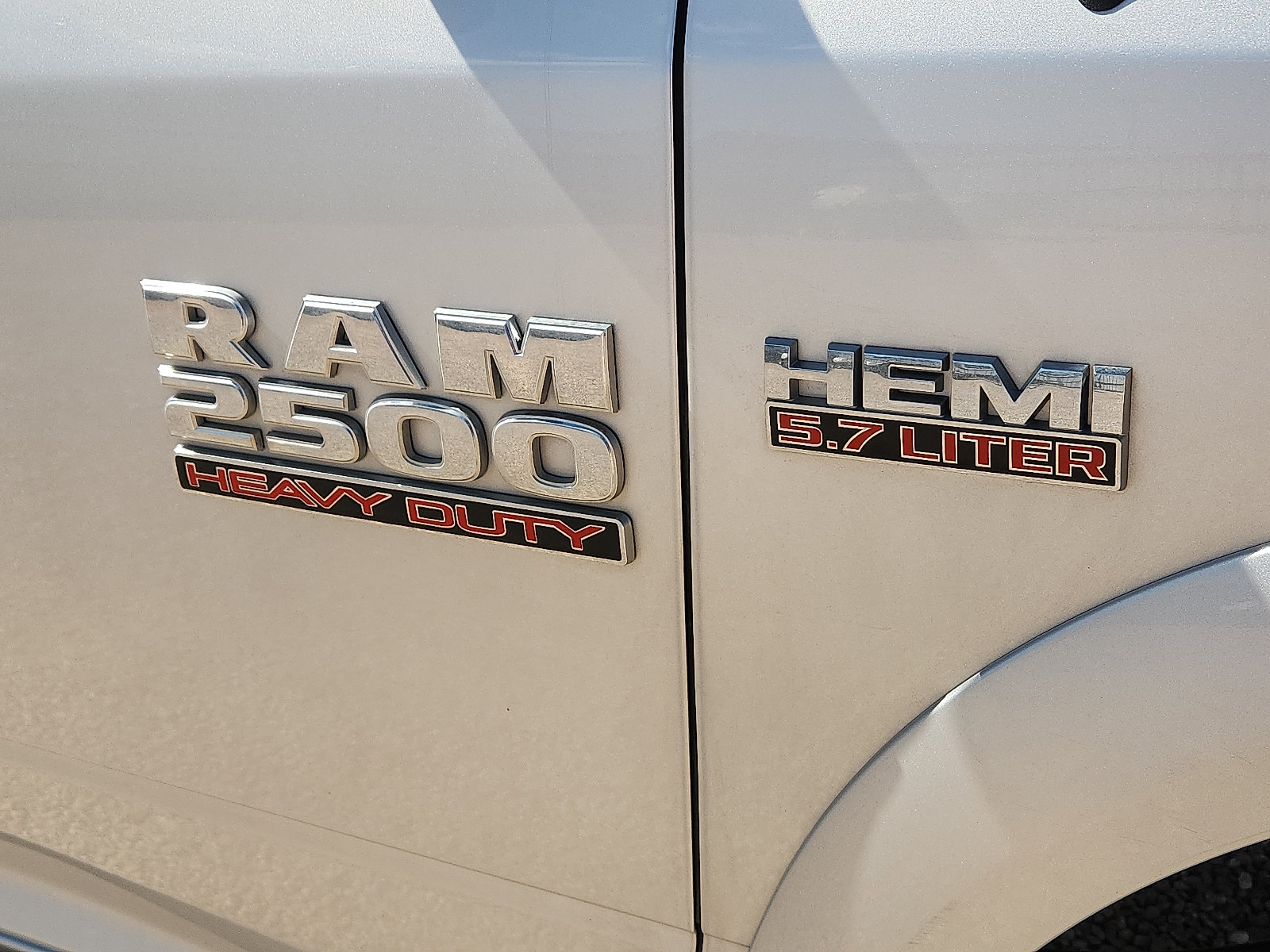 Used 2016 RAM 2500 Laramie AWD/4WD image 8