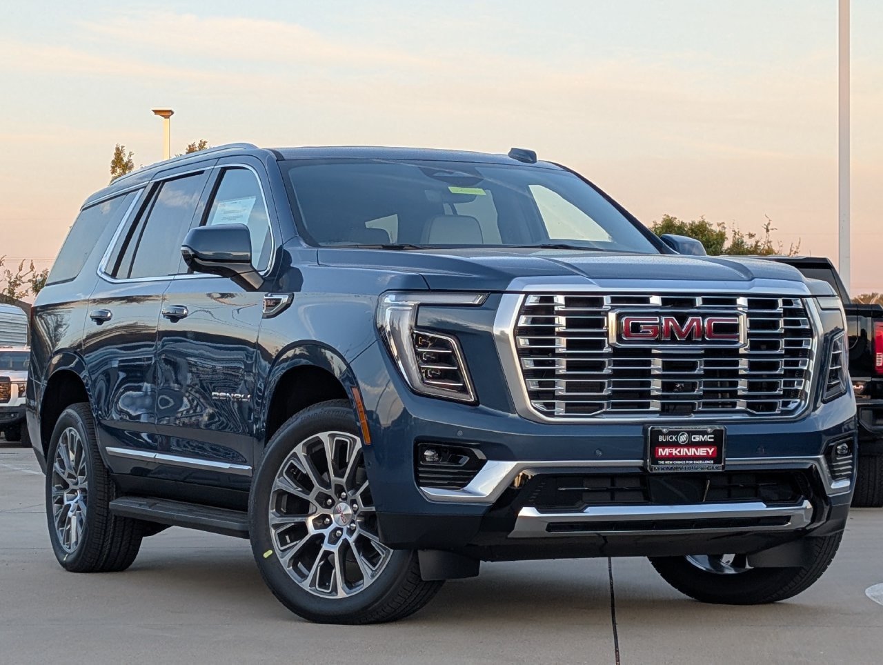 New 2027 GMC Yukon Denali w/ Advanced Technology Package AWD/4WD image 2