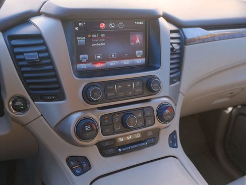 Used 2015 GMC Yukon XL Denali w/ Premium Package image 19