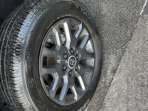 Used 2024 Toyota Tundra Platinum image 29