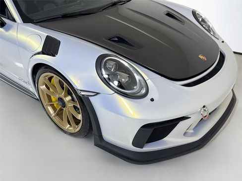 Used 2019 Porsche 911 GT3 RS w/ Weissach Package RWD image 39