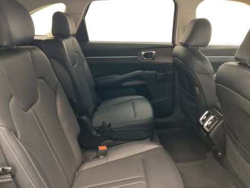 Used 2022 Kia Sorento EX w/ Panoramic Sunroof Package FWD image 19