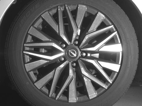 Used 2025 Nissan Altima 2.5 SV FWD image 15