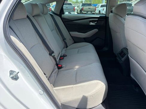Used 2025 Honda Accord SE image 8
