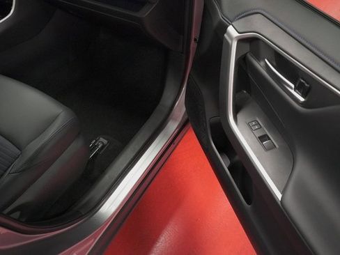 Used 2025 Toyota RAV4 XSE w/ Advanced Technology Package image 15