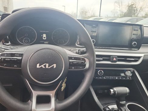 Used 2022 Kia K5 LXS image 10