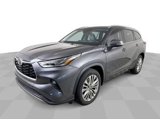 Used 2023 Toyota Highlander Platinum FWD video 1