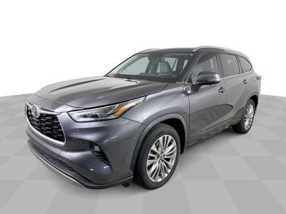 Used 2023 Toyota Highlander Platinum