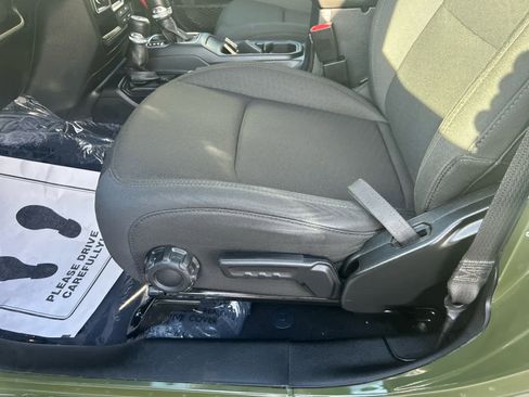 Used 2021 Jeep Wrangler Unlimited Sport image 11