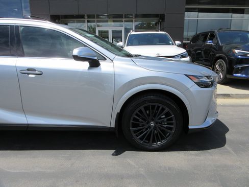 Used 2025 Lexus RX 350h w/ Convenience Package AWD/4WD image 12