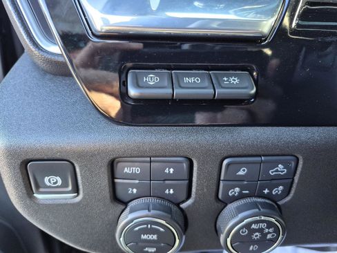 Used 2024 Chevrolet Silverado 2500 High Country w/ High Country Premium Package image 19