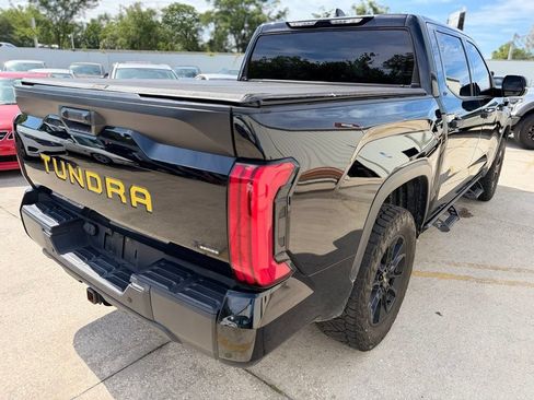 Used 2022 Toyota Tundra SR5 w/ SR5 Convenience Package AWD/4WD image 5