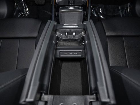 New 2025 Mercedes-Benz GLB 250 image 20