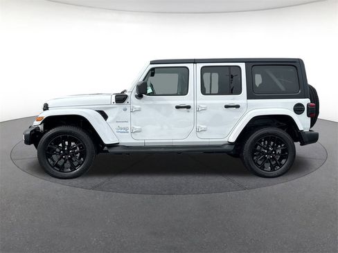 Used 2021 Jeep Wrangler Unlimited Sahara w/ Cold Weather Group image 2