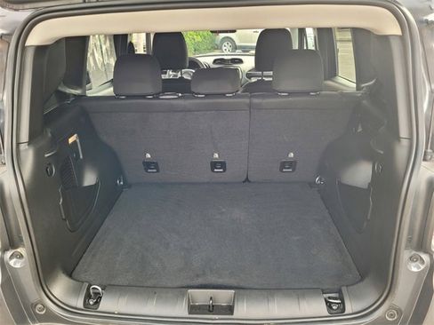 Used 2023 Jeep Renegade Altitude image 27