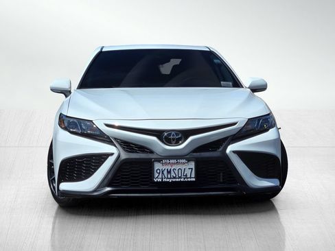 Used 2024 Toyota Camry SE FWD image 3