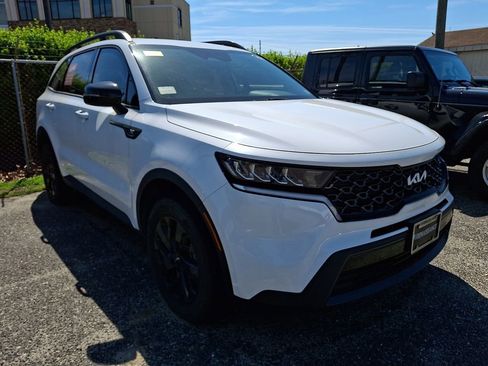 Used 2022 Kia Sorento S AWD/4WD image 3