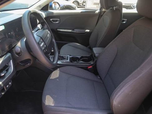 Certified 2025 Kia K4 FWD image 18