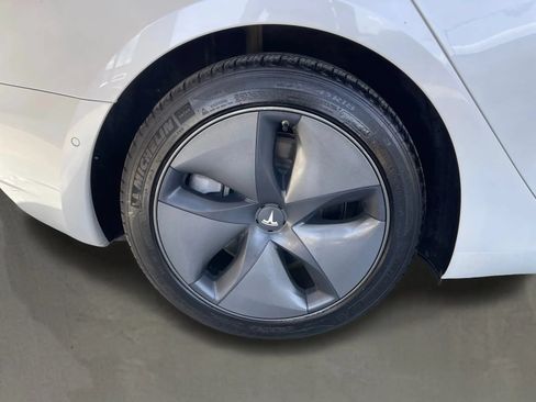 Used 2020 Tesla Model 3 Standard Range RWD image 11
