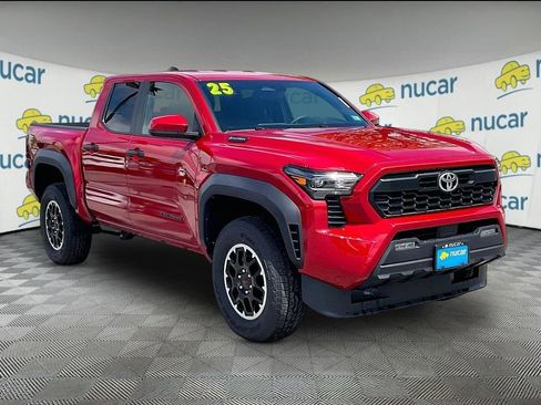 Used 2025 Toyota Tacoma TRD Off-Road AWD/4WD image 1