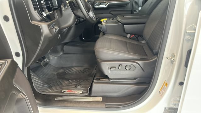 Used 2024 Chevrolet Silverado 1500 LT AWD/4WD image 8