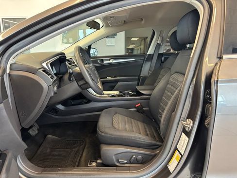 Used 2016 Ford Fusion SE FWD image 14