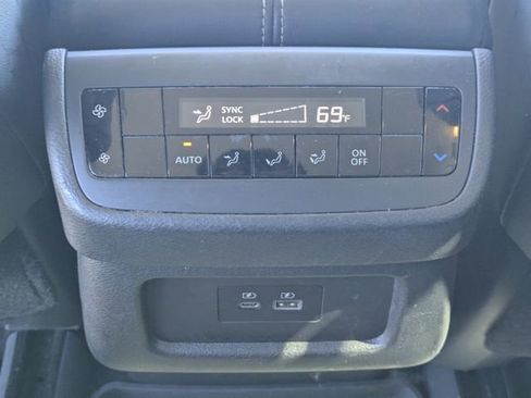 Used 2022 Nissan Pathfinder SL image 15