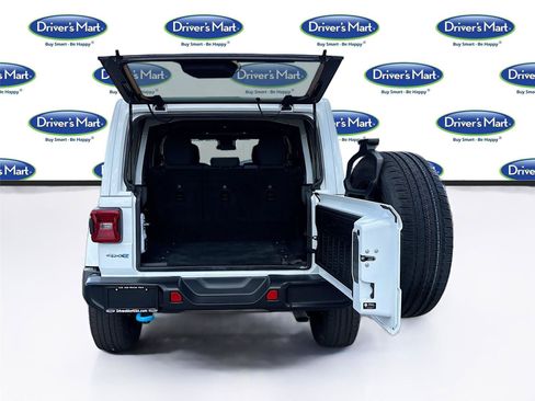 Used 2024 Jeep Wrangler Unlimited Sahara AWD/4WD image 25