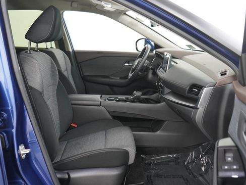 Used 2023 Nissan Rogue SV AWD/4WD image 11