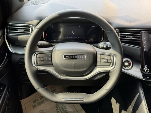Used 2024 Jeep Wagoneer Series II image 17