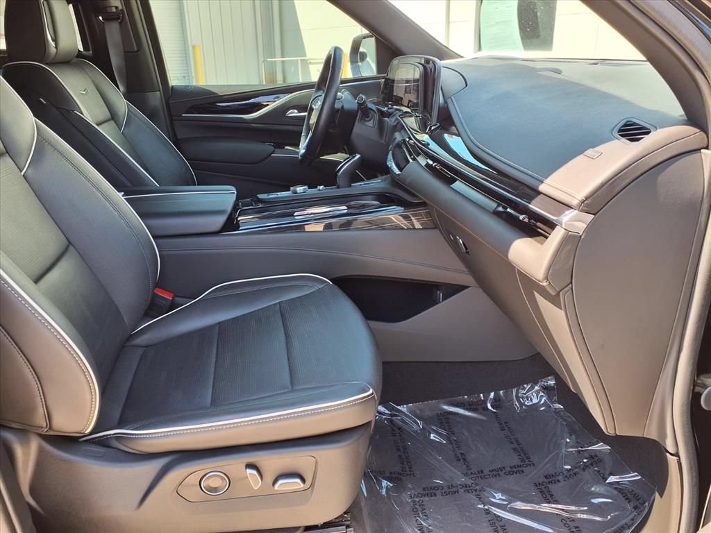 Certified 2024 Cadillac Escalade Sport AWD/4WD image 8