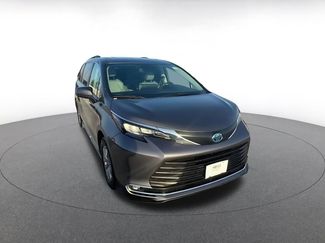 Used 2024 Toyota Sienna XLE video 2